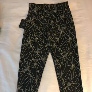 NEW WITH TAGS! ONZIE Yoga High Waist Capri